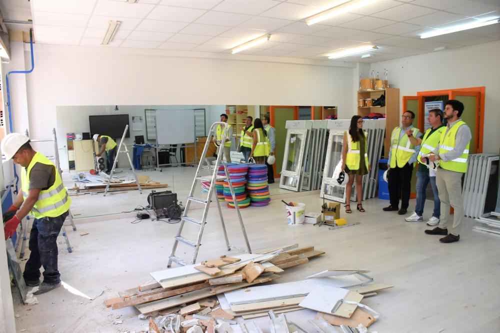 Imagen El Ayuntamiento,está ejecutando las obras de rehabilitación del colegio Laura García Noblejas y Brunet