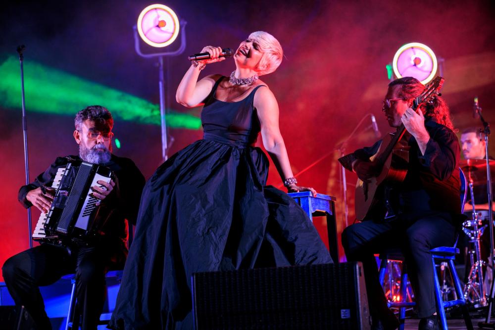 Histórico cierre con Pasión Vega en el XVIII Festival Asisa de Música de Villaviciosa de Odón, que ha recibido a más de 4.000 espectadores