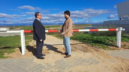 Instalación de nuevas barreras de seguridad en la urbanización Campodón