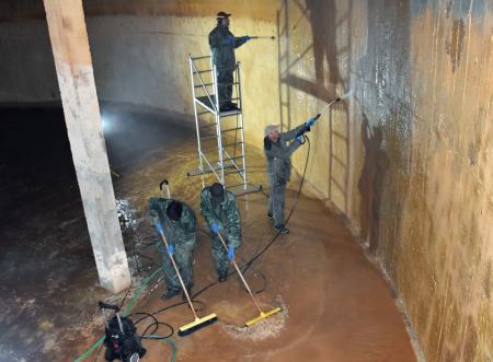 Plan integral de limpieza y desinfección de los depósitos de agua de la urbanización El Bosque