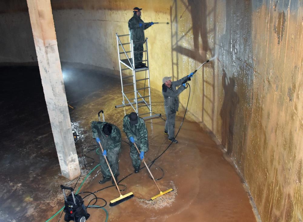 Plan integral de limpieza y desinfección de los depósitos de agua de la urbanización El Bosque