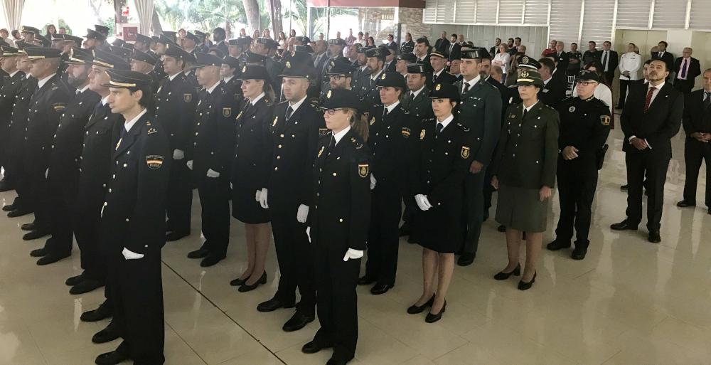  Imagen La Asociación Santos Ángeles Custodios reconoce los méritos y trayectoria del jefe y del sargento de la Policía Local y del comandante de puesto de la Guardia Civil