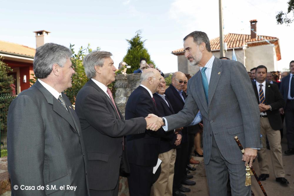  Imagen El alcalde estuvo presente en la visita de los Reyes al pueblo hermano de Poreñu perteneciente al concejo de Villaviciosa de Asturias