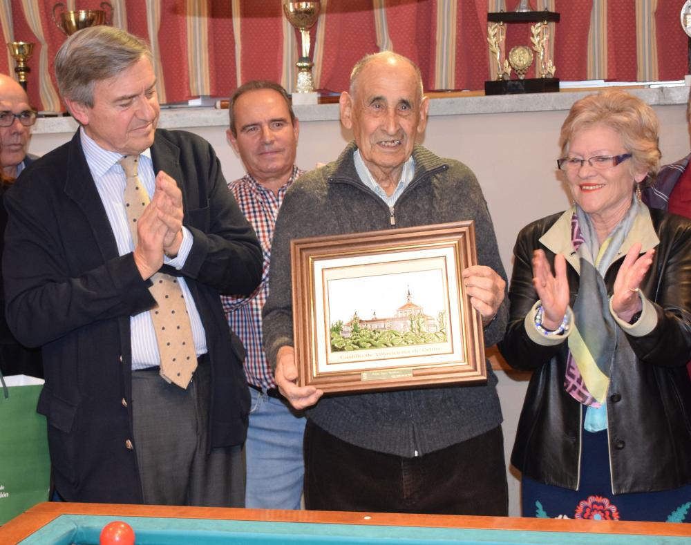  Imagen La Asociación de Mayores rinde homenaje a nuestro vecino Pablo Sanz, que hoy cumple cien años